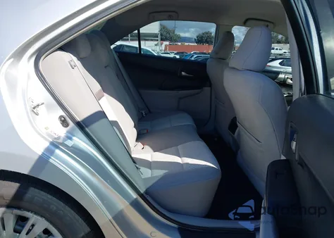 2014 Toyota Camry Le z USA, uszkodzony, nr VIN 4T1BF1FK6EU406107